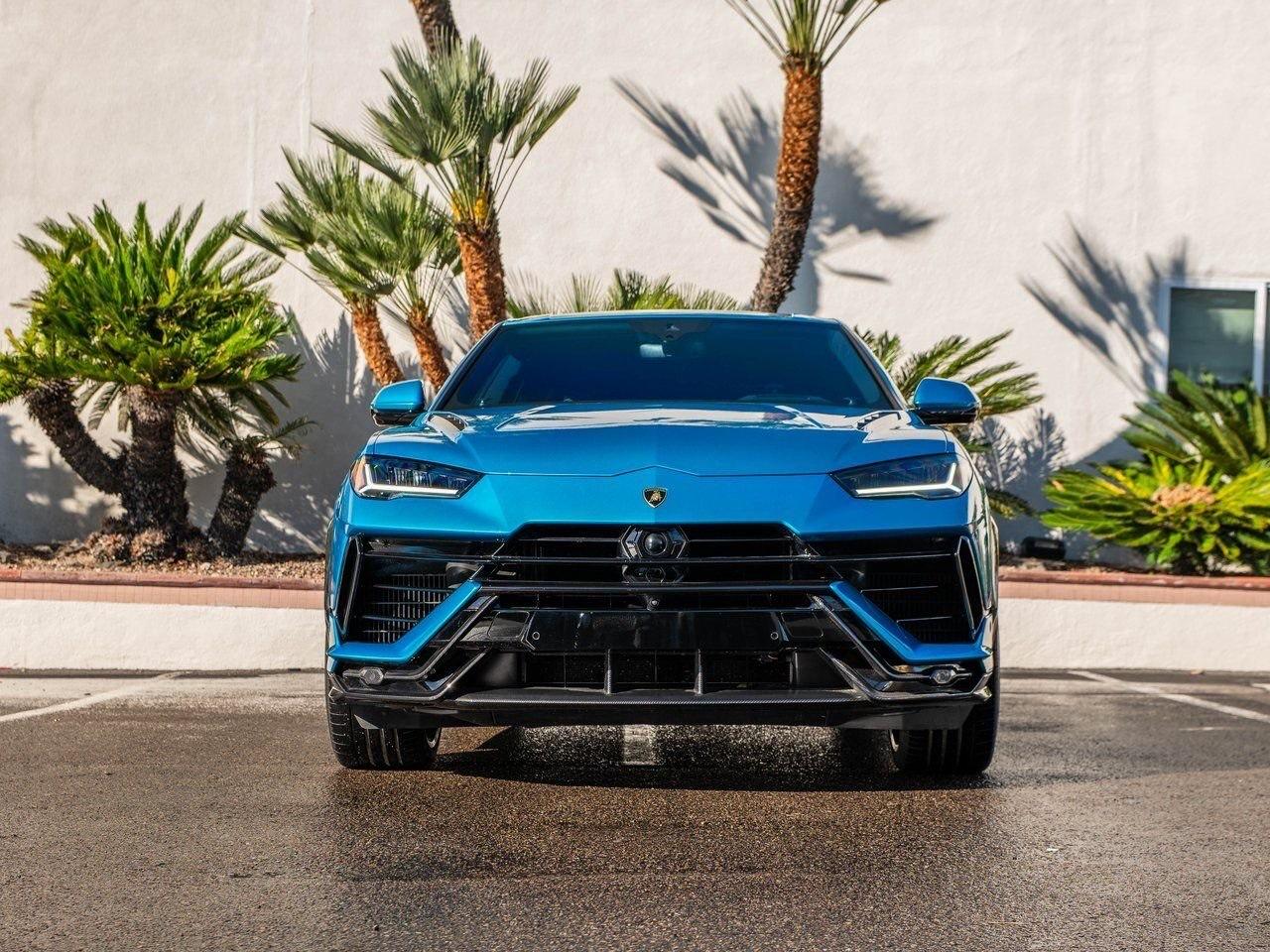 Lamborghini Urus bleue, face avant