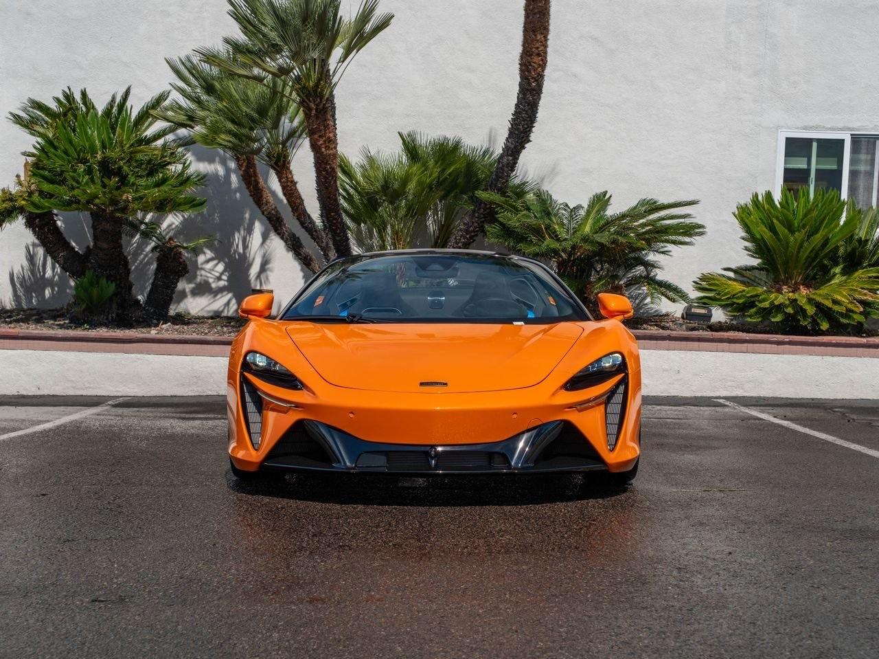 McLaren Artura Spider orange, face avant